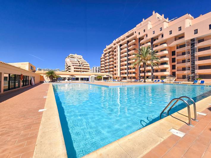 Casa de férias para 4 pessoas, com piscina e varanda, adaptado a crianças em Portimão