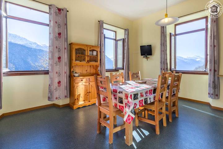 Gîte pour 6 personnes à Montgellafrey - 2