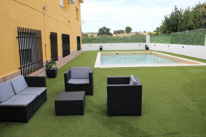 Apartamento de vacaciones para 22 personas, con jardín además de piscina y vistas - 1