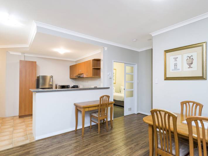 Gîte pour 4 personnes, avec balcon/terrasse et piscine, adapté aux familles à Perth - 4