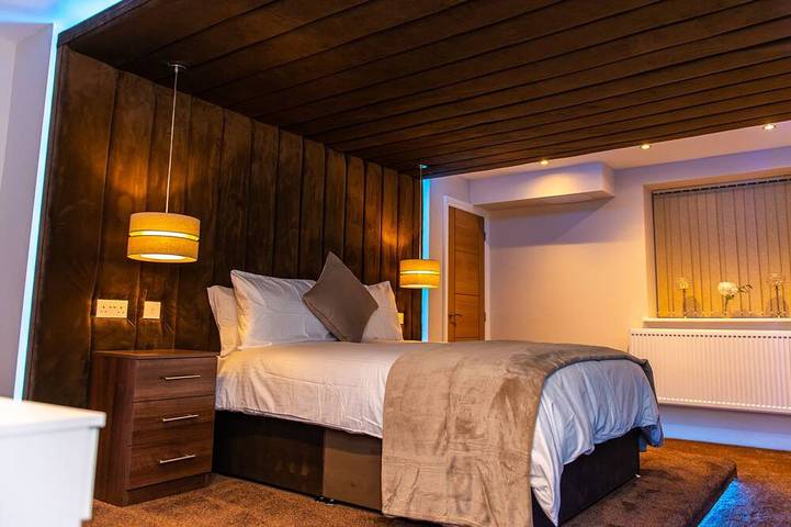 Ganze Wohnung, Apartment-Executive-Eigenes Badezimmer-Jacuzzi - Apartment 1 in Bradford, Westliches Yorkshire
