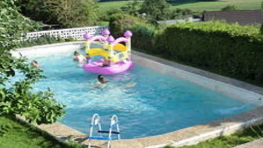 Ferienwohnung für 3 Personen, mit Pool und Garten, mit Haustier in Attendorn