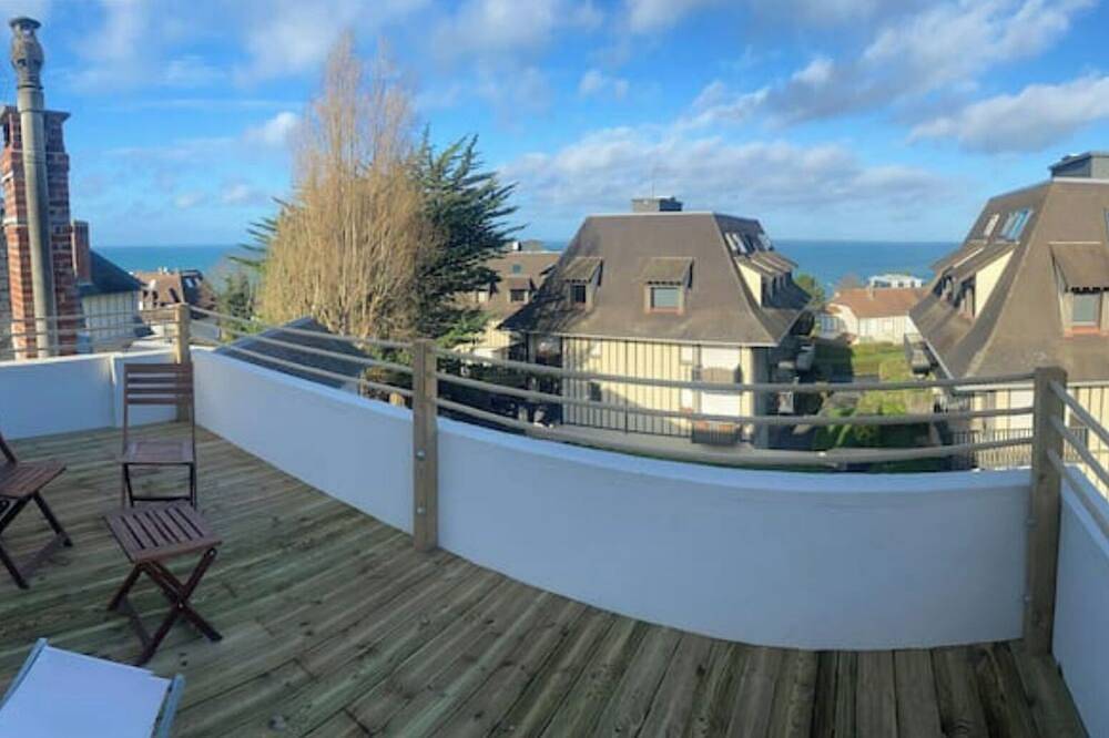 Comfortable house with sea view in Benerville-sur-Mer, Lisieux region