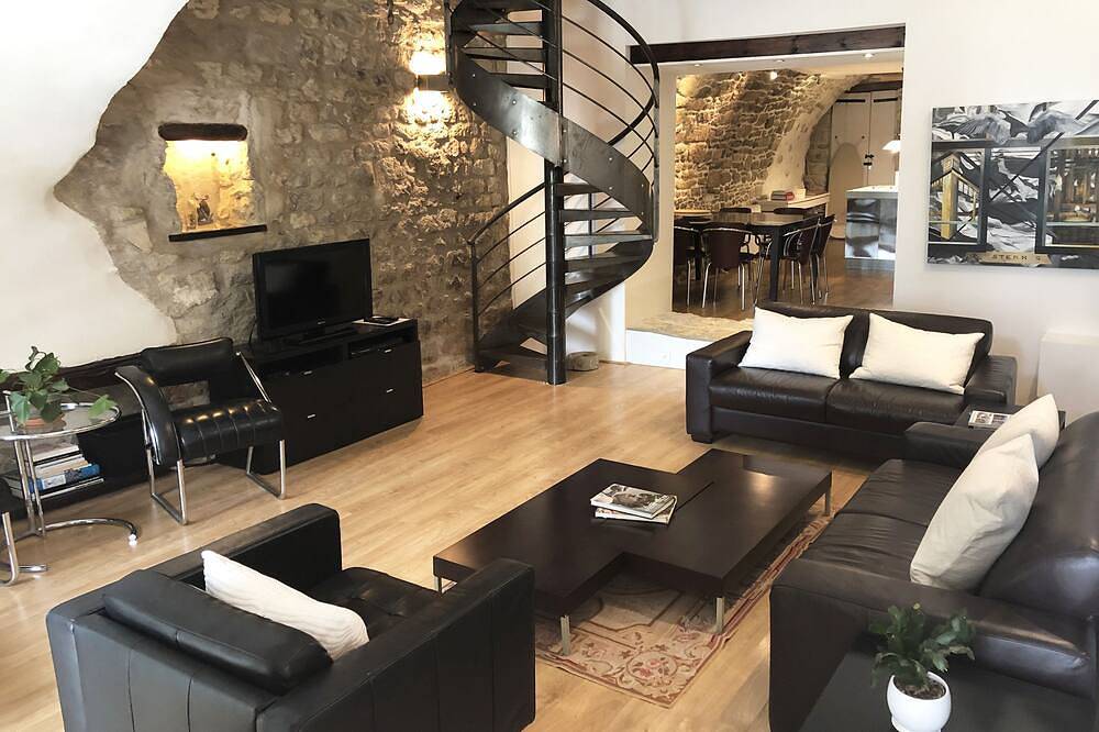 Forcalquier-Architektur-Dorfhauszentrum in Forcalquier, Regionaler Naturpark Luberon