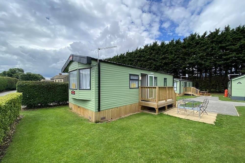 Gateway to the Yorkshire Dales a Luxurious 2 bedroom Motorhome sleeps 4 in Knaresborough, North Yorkshire