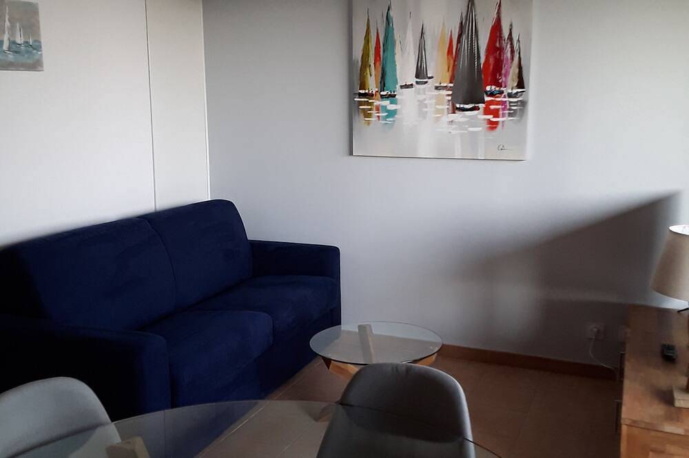 Appartement entier, Bel Appartement  à Santa Lina, vue mer, et à 100 mètres de la plage de Marinella in Ajaccio, Golfe D'Ajaccio