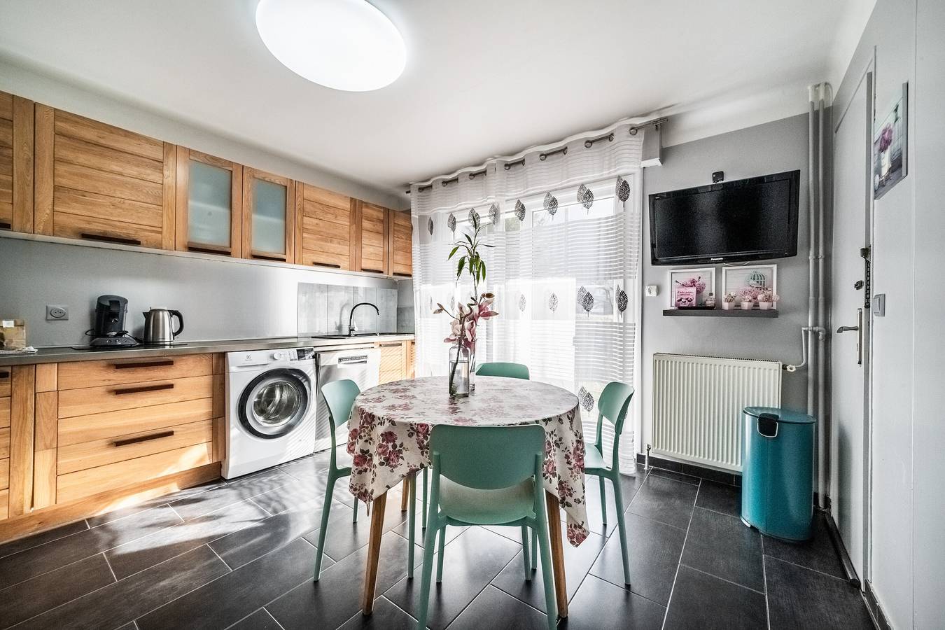 Villa « L'Oranaise »: Vista a la montaña, terraza privada y Wi-Fi in Cluses, Region Bonneville