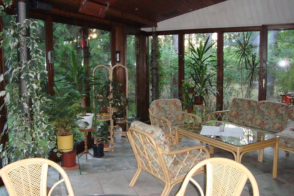 Ferienhaus mit Klimaanlage und 25 qm Wintergarten in Nassenheide, Löwenberger Land