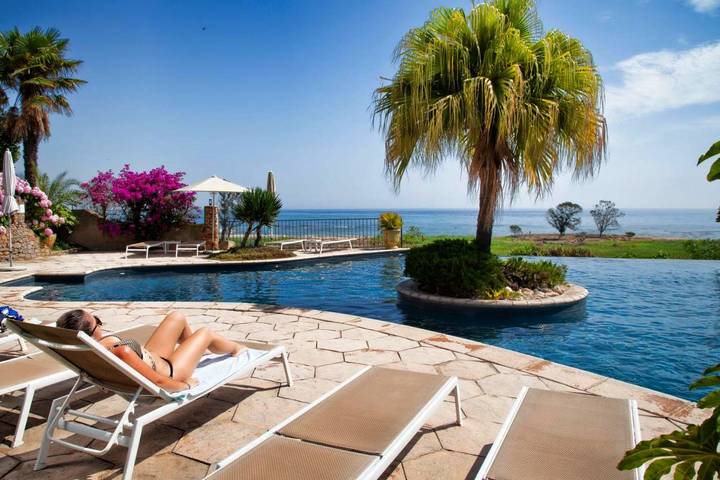 Hôtel pour 2 personnes, avec piscine et jardin ainsi que jacuzzi et sauna