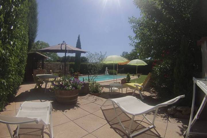 Location de vacances pour 6 personnes, avec Terrasse et Jardin à Rians