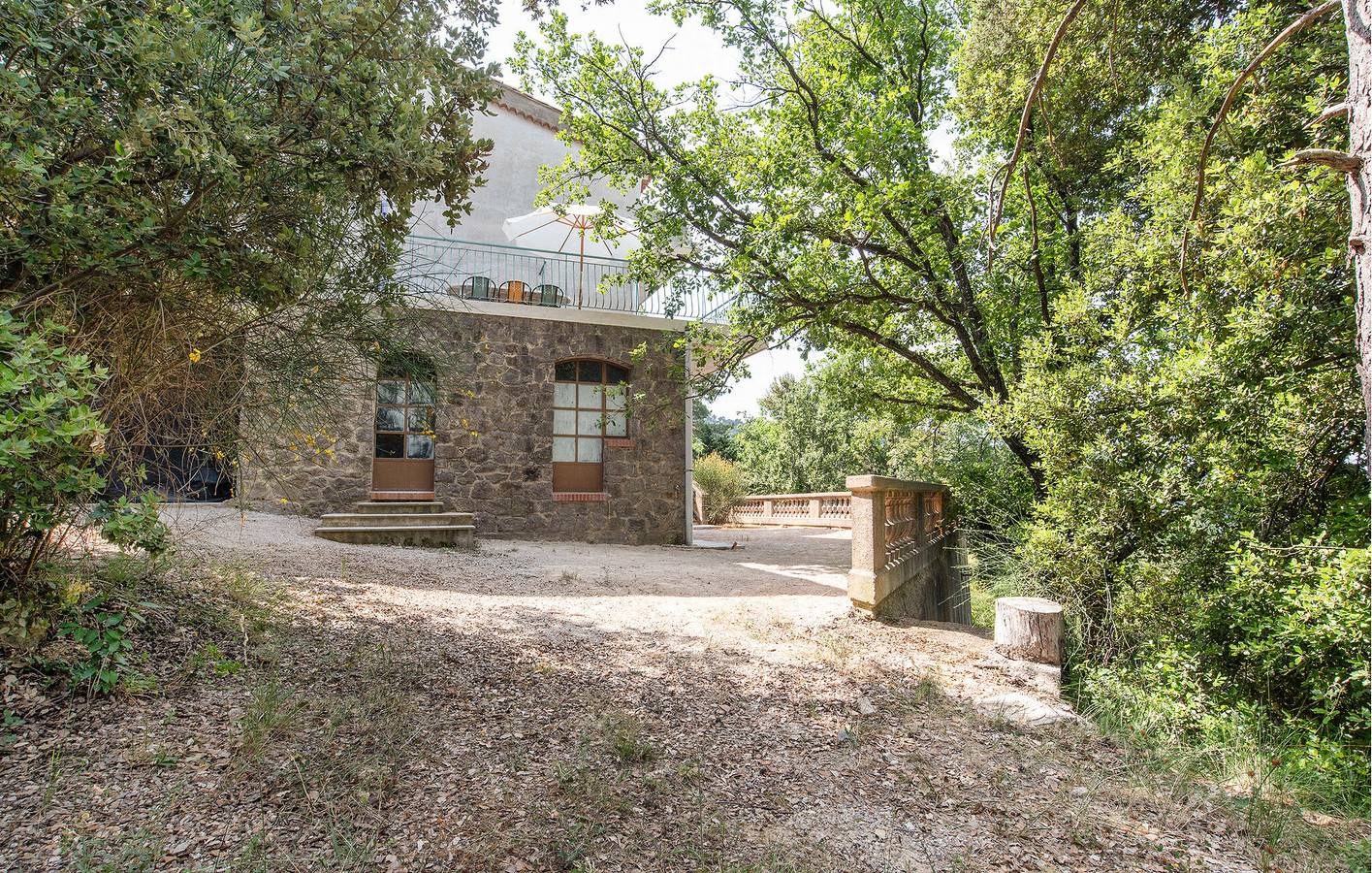 Gemütlicher Rückzugsort am See mit Kamin und Pool in Seillans, Draguignan Region