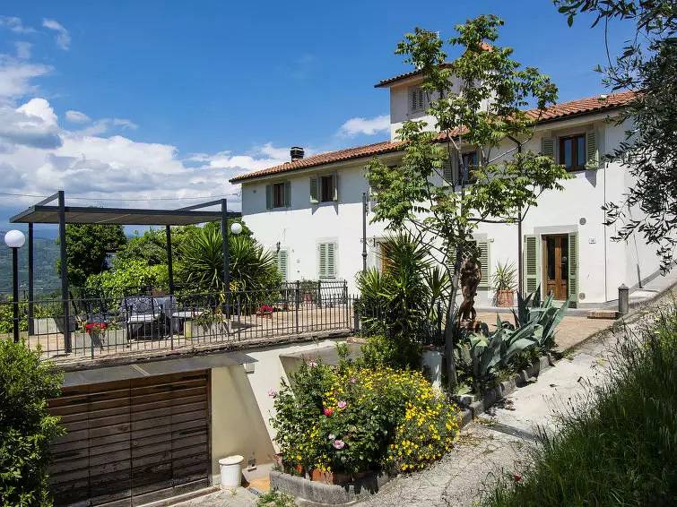 Casa 9 persone in Monsummano Terme, Provincia di Pistoia