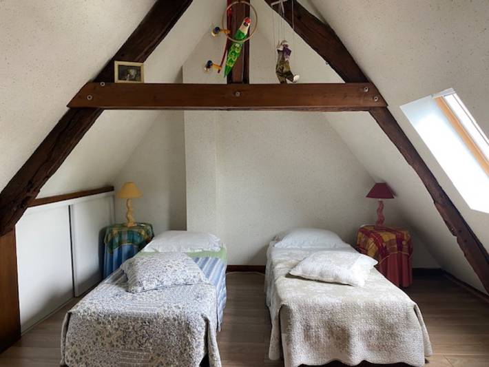 Chambre d'hôtes Le Relais Des Hirondelles - Gardénia jardin dans la propriété in Chaumont-en-Vexin, Oise