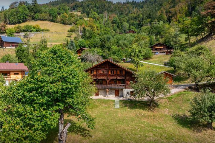 Renovated traditional chalet for 12 in Manigod - Ovo Network in Manigod, Annecy und Umgebung