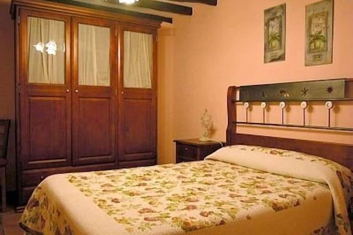 Navarlaz House for 13 people in Valcarlos, Province de Navarra