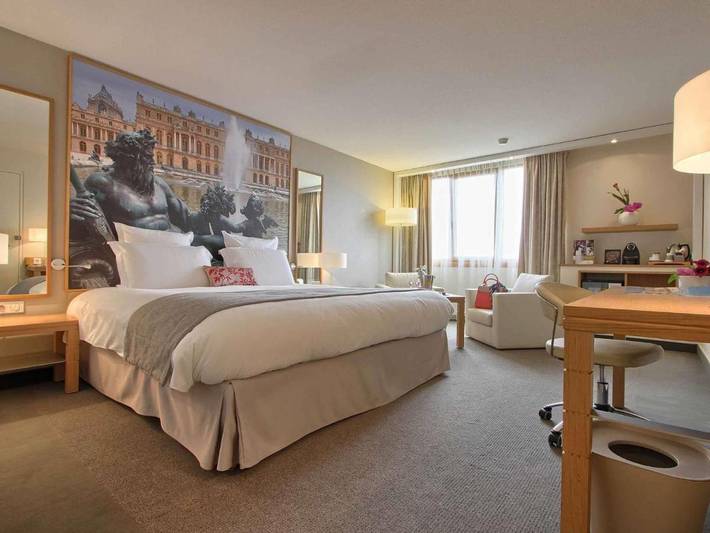 Hôtel pour 4 personnes, avec jardin ainsi que piscine et bassin pour enfant, animaux acceptés à Vélizy-Villacoublay - 4