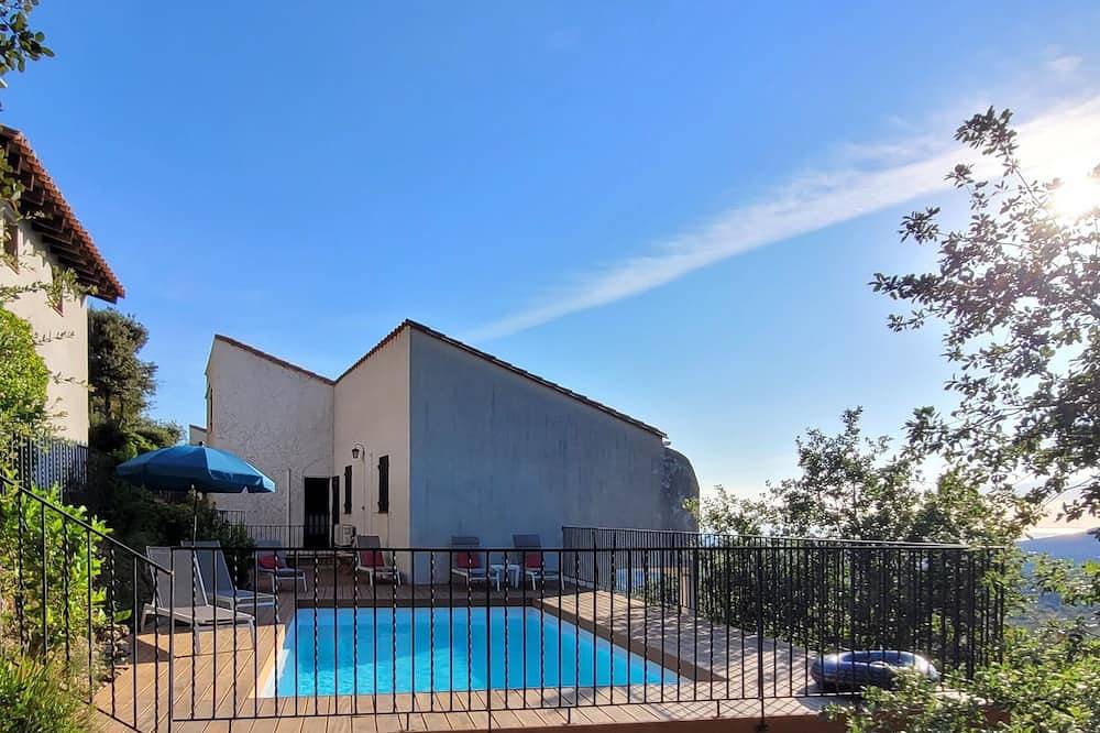 Villa avec piscine et vue imprenable sur la mer et la montagne au calme in Laroque-des-Albères, Côte méditerranéenne (France)