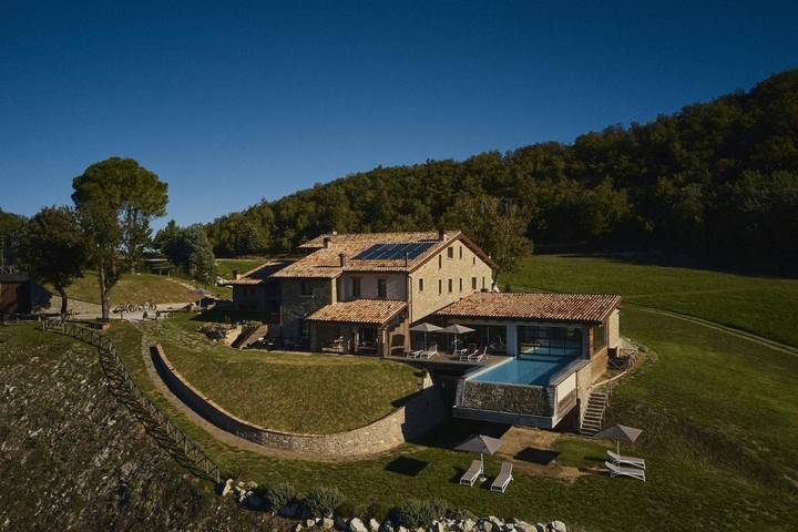 Ferienhaus für 3 Personen, mit Ausblick und Sauna sowie Pool und Garten, mit Haustier in Urbino