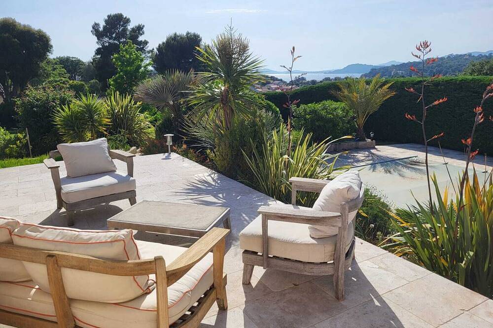 Grande villa vue mer avec piscine Le Pradet près des plages et randonnées in Le Pradet, Côte méditerranéenne (France)