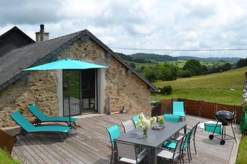 Gîte pour 2 personnes, avec vue et jardin à Chissey-en-Morvan
