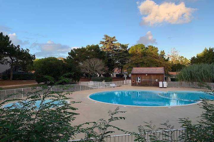 Ganze Wohnung, Duplex à 350 Mètres de la Plage Avec Piscine in Saint-Georges-d'Oléron, Côte de Beauté