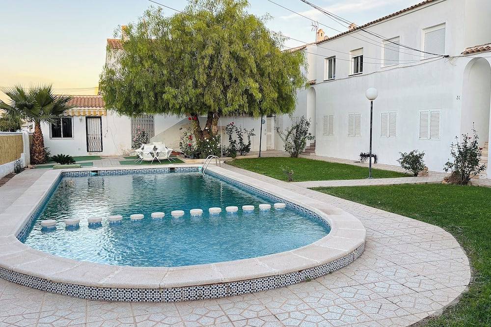 Ganze Wohnung, Cozy apartment overlooking Cabo Roig strip in Cabo Roig, Costa Blanca