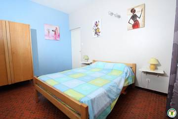 Gîte pour 5 personnes, avec jardin, animaux acceptés à Bathernay