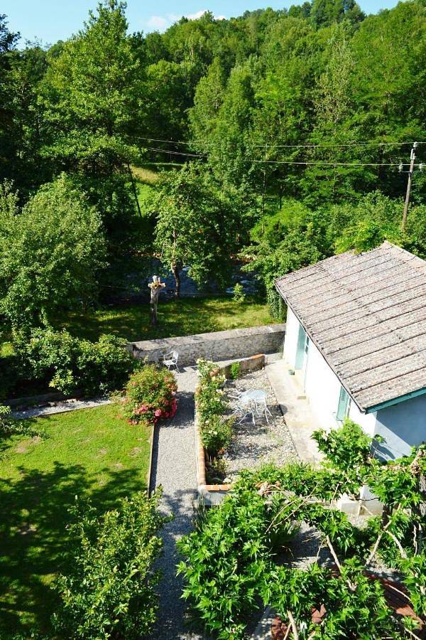 Gîte pour 4 personnes, avec Terrasse ainsi que Jardin et Piscine à Biert