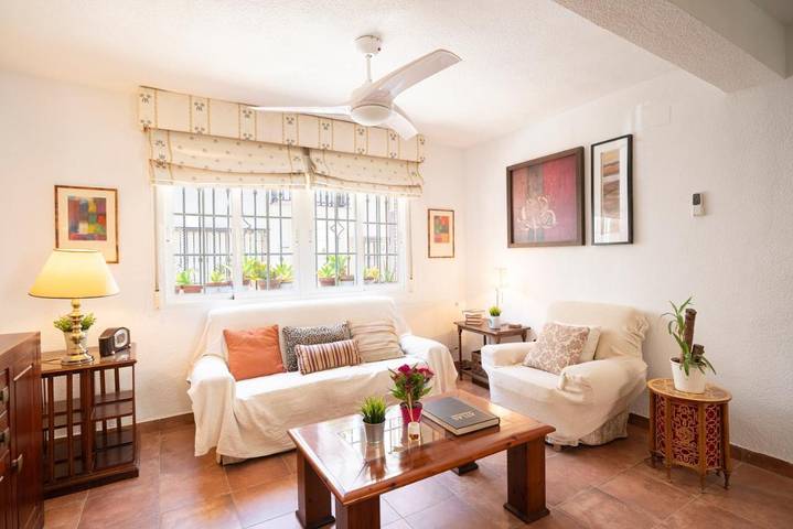 Casa de vacaciones para 5 personas, con jardín y terraza en Granada