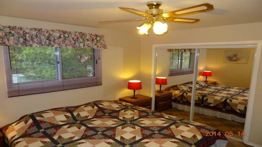 Cottage for 16 people, with garden and terrace, with pets in Kawartha Lakes