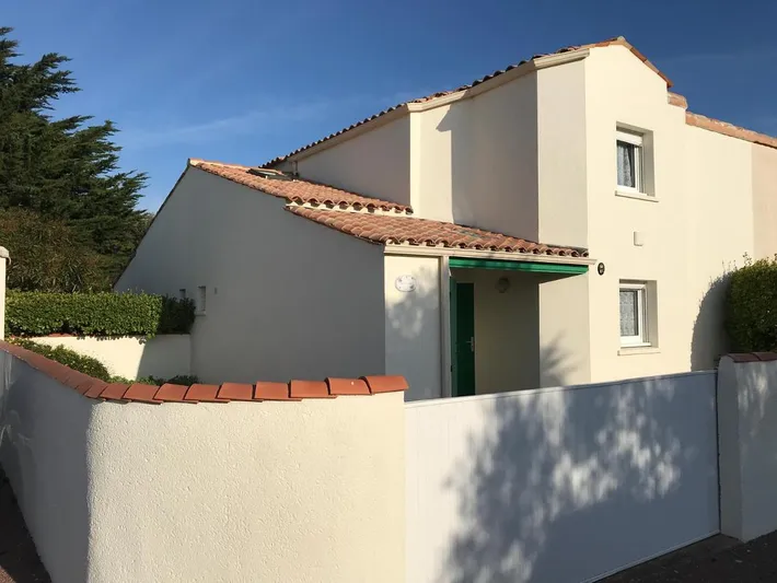 Casa de vacaciones para 5 personas, con terraza además de jardín y piscina - 1