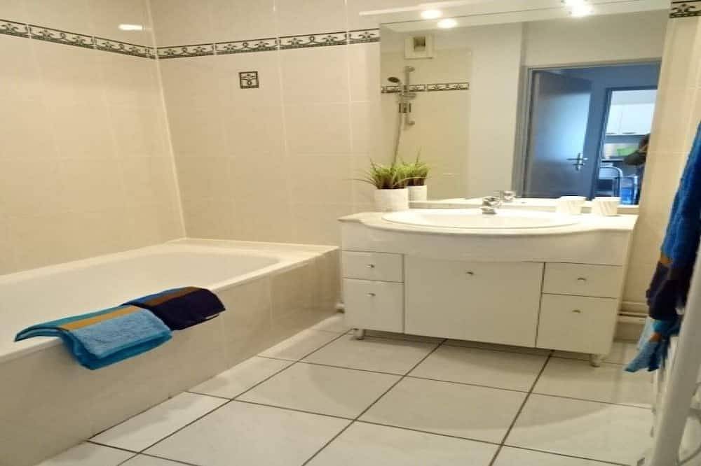 Entire apartment, In Bayonne, lovely, quiet, bright T2 apartment in Bayonne, Bayonne region