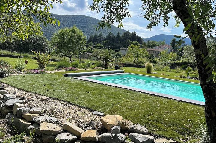 Gîte pour 2 personnes, avec Piscine à Saint-Florent-sur-Auzonnet