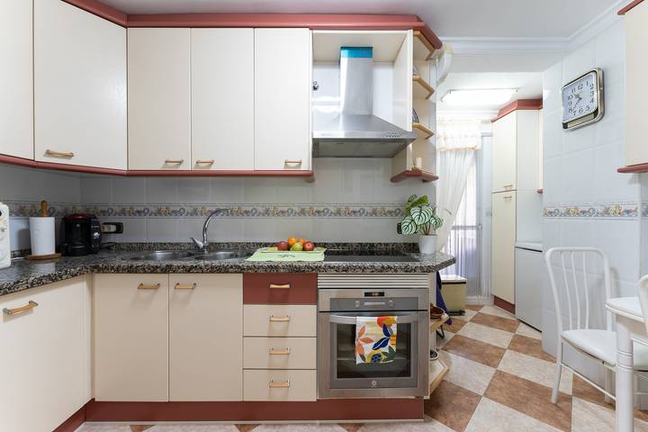 Ganze Wohnung, MalagaSuite Sotomar Apartment in La Carihuela, Torremolinos