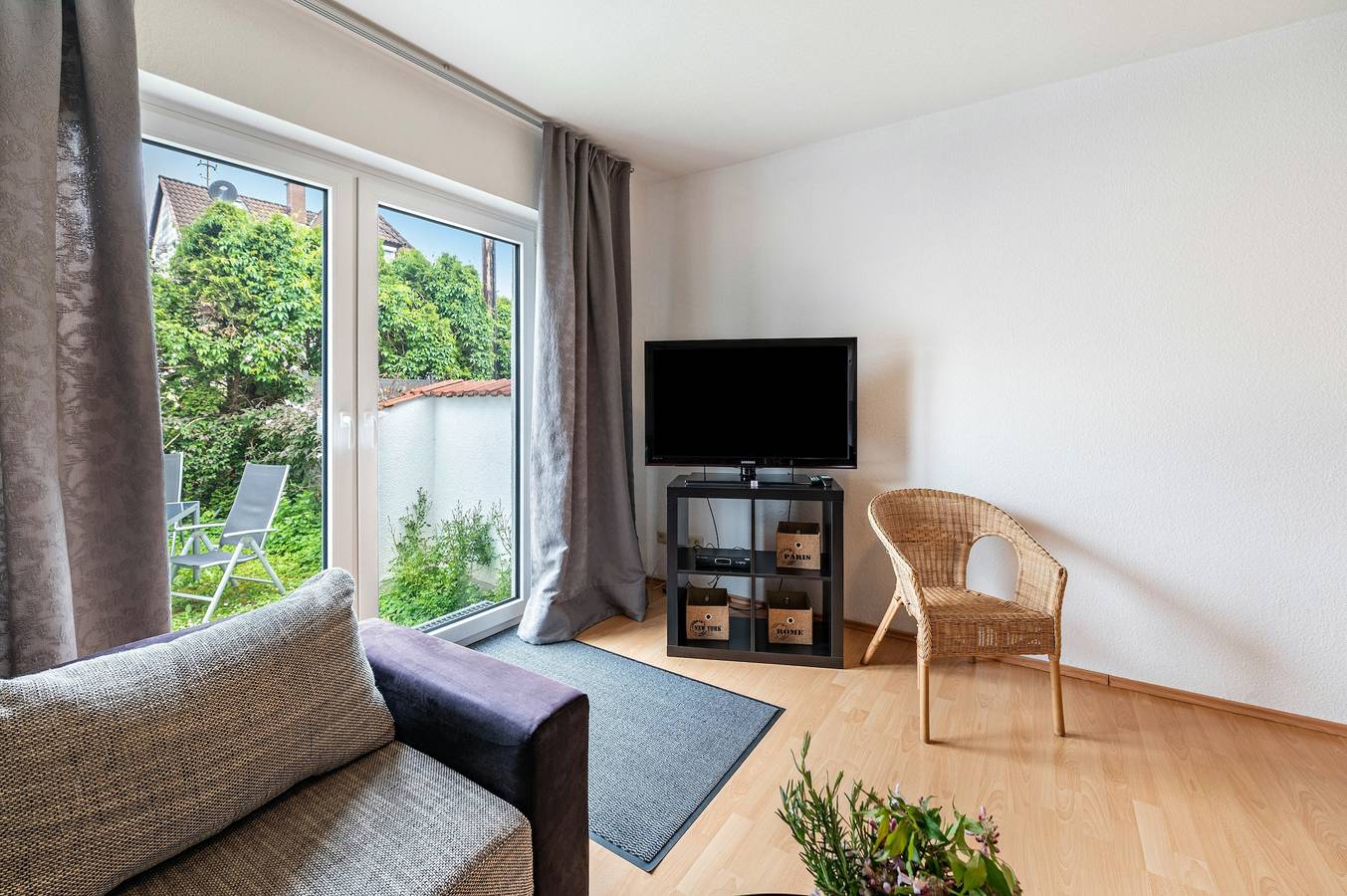 Ganze Wohnung, Apartment „Für 6 Personen, 85 m²“ mit privater Terrasse und Wlan in Bezirk Halberg, Saarbrücken