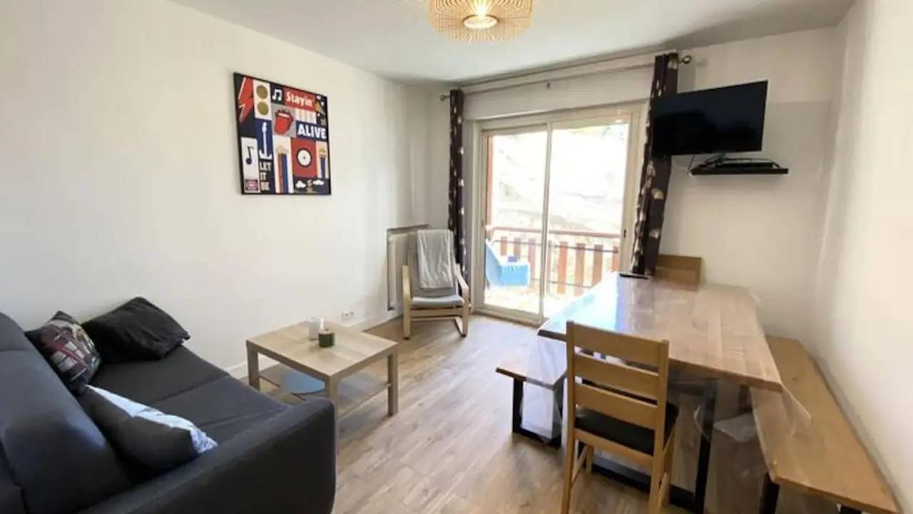 Apartamento vacacional entero, Ferienwohnung für 6 Personen (46 m²) in Le Quartier in Péone, Nizza Region