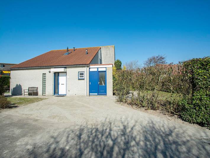 Ferienhaus für 6 Personen, mit Terrasse und Garten sowie Pool in Julianadorp