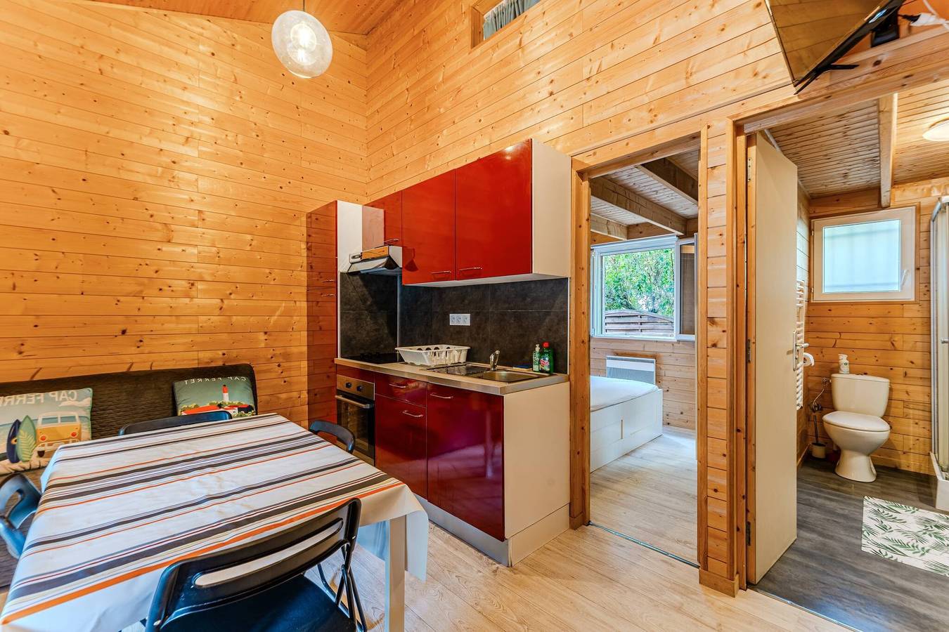 Ferienhaus „La Cabane – Bassin d’Arcachon“ mit Gemeinschaftspool & privatem Garten in Gujan-Mestras, Arcachon und Umgebung