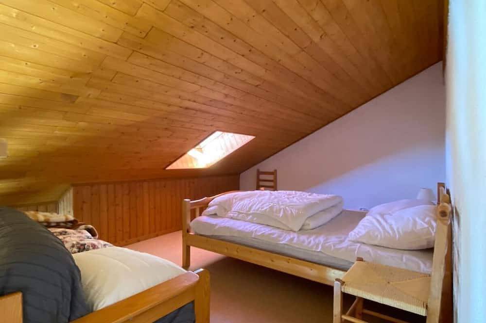 Entire apartment, Calm nature and tranquility in Thollon-les-Mémises, Thonon-les-Bains region