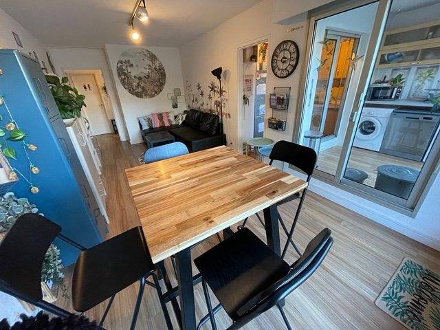 Entire holiday apartment, Beach nearby, wooded garden, all on foot. in Saint-Mandrier-sur-Mer, Toulon region