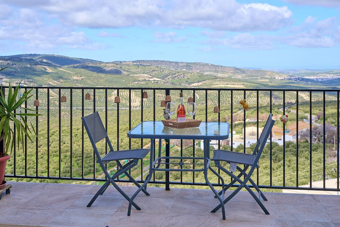 Casa Rural Emma: Bergblick, Pool und Klimaanlage in Zuheros, Sierras Subbéticas