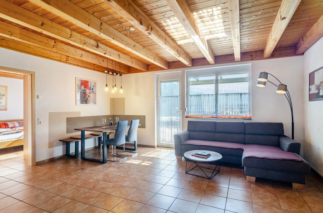 Ganze Wohnung, Ferienwohnung 'Apfelschnitz' mit Gemeinschaftsgarten, Balkon und Wi-Fi in Stockach, Landkreis Konstanz