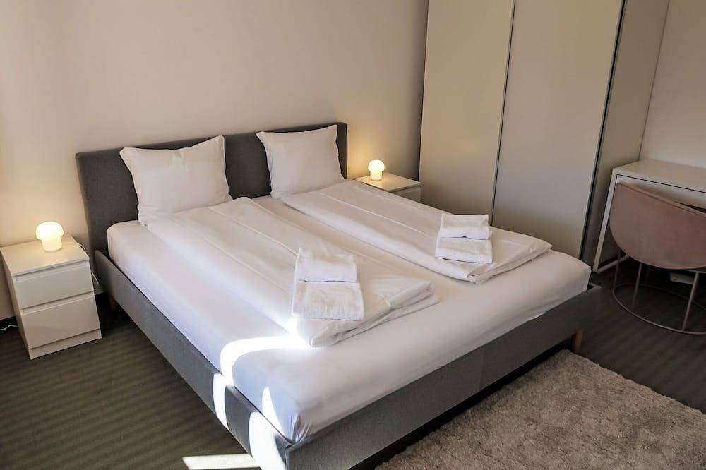 Entire apartment, Lovely apartment for 4 guests with Wifi, Tv, balcony and panoramic view in Disentis, Surselva