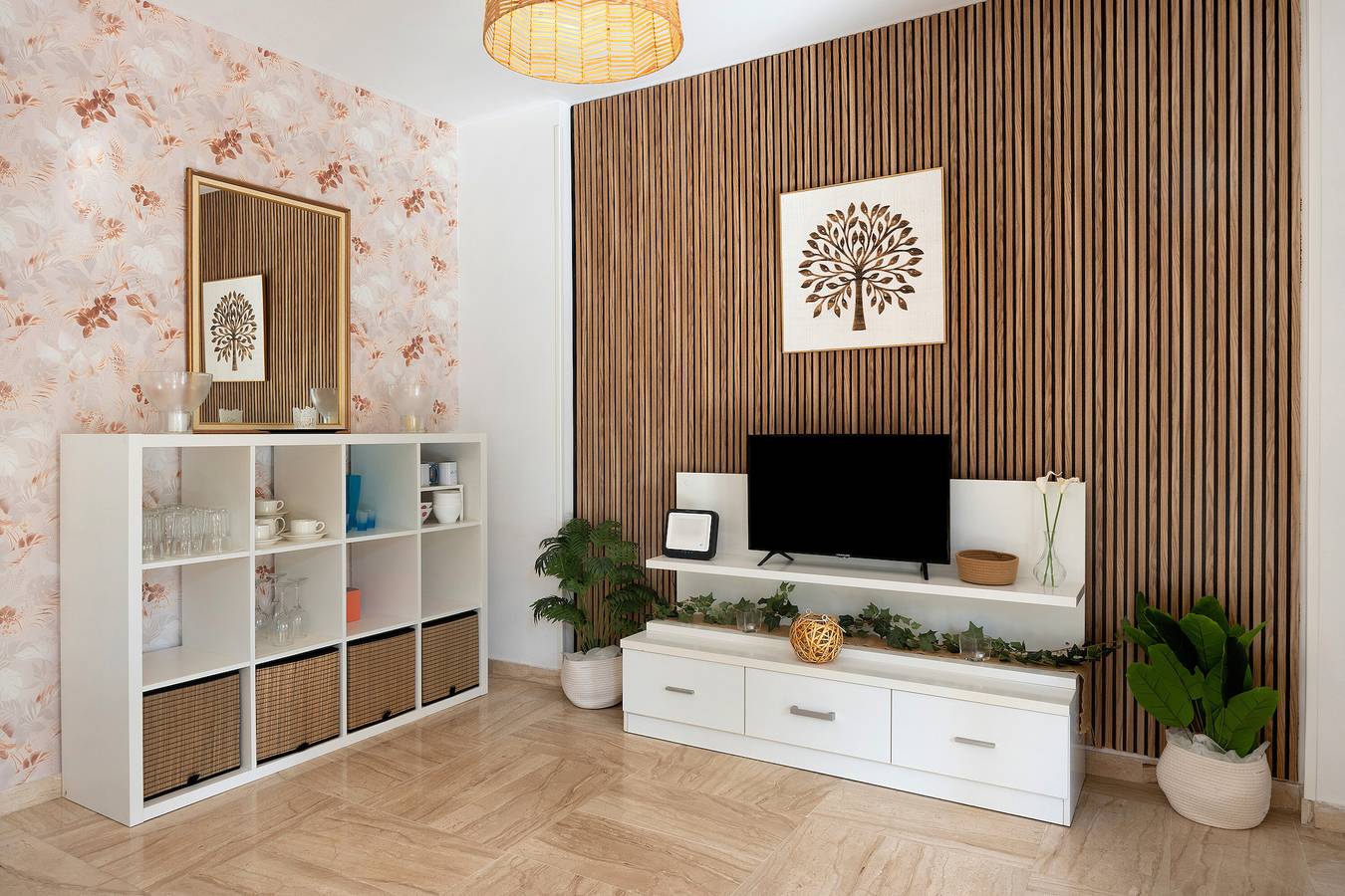 Apartamento entero, Apartamento 'Marismas Sancti Petri' con piscina compartida, jardín privado y aire acondicionado in Playa La Barrosa, Chiclana de la Frontera