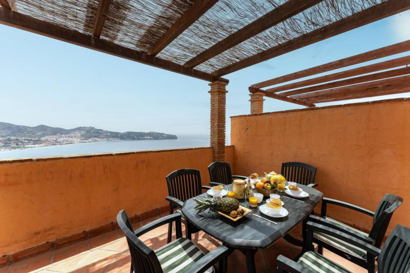 Ganze Wohnung, Ferienwohnung für 4 Personen mit Balkon/Terrasse in Cerro Gordo, Almuñecar