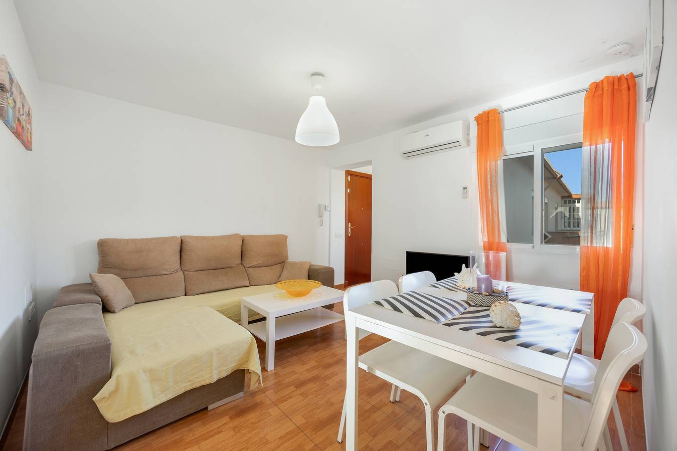 Apartamento entero, Apartamento 'The Bright Beauty' con Wi-Fi y aire acondicionado in Cádiz, Costa de la Luz
