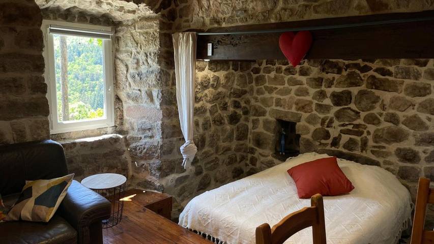 Gîte pour 2 personnes, avec Balcon et Terrasse ainsi que Jardin et Vue à Saint-Prix