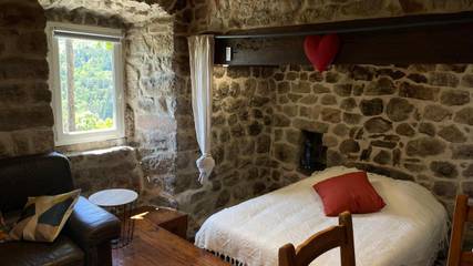 Gîte pour 2 personnes, avec terrasse et vue à Saint-Prix