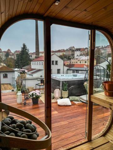 Cottage pour 2 personnes, avec vue ainsi que sauna et terrasse, animaux acceptés à Mladá Boleslav