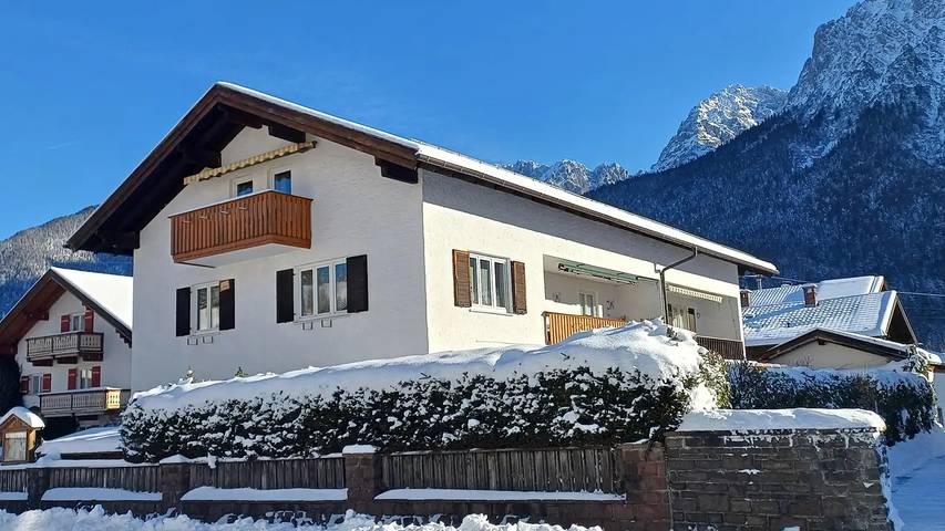 Ferienwohnung für 4 Personen, mit Terrasse im Mittenwald - 2